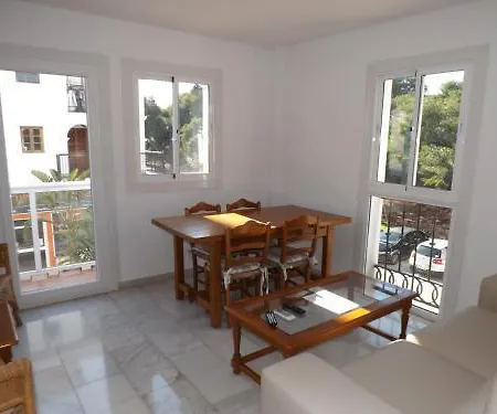 Aparthotel Duquesa Harbour Club